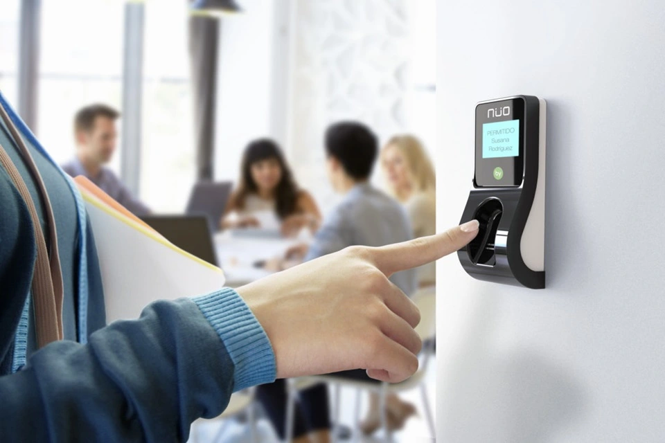 الذكاء الاصطناعي في أنظمة الزوار تحسين الأمان وتسريع العمليات