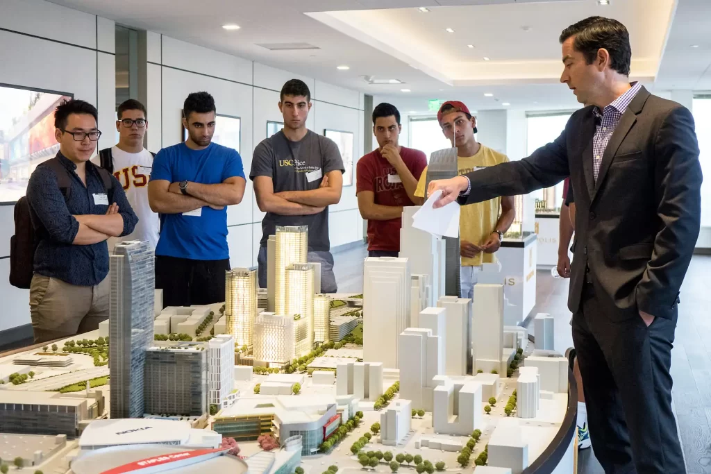 تحسين تجربة الزوار في السعودية